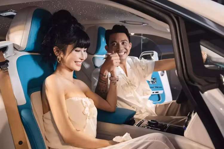 Can canh Rolls-Royce Spectre cua Minh Nhua moi mua hon 25 ty dong-Hinh-4
