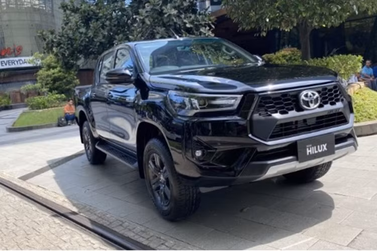 Cận cảnh Toyota Hilux 2024 từ 685 triệu đồng sắp về Việt Nam Can canh Toyota Hilux 2024 tu 685 trieu dong sap ve Viet Nam