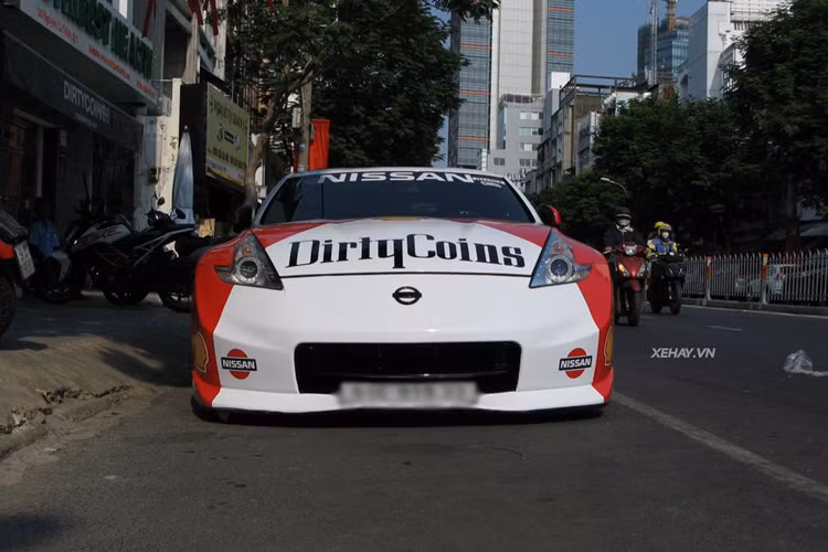 Cận cảnh chiếc Nissan 370Z với gói độ “khủng” nhất Việt Nam - Hình 2 Can canh chiec Nissan 370Z voi goi do “khung” nhat Viet Nam-Hinh-2