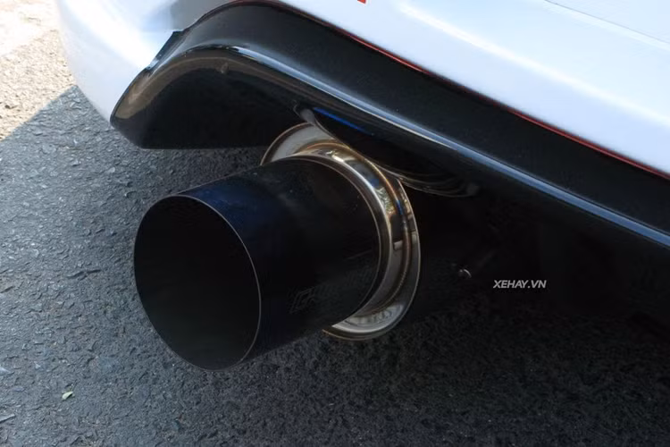 Cận cảnh chiếc Nissan 370Z với gói độ “khủng” nhất Việt Nam - Hình 6 Can canh chiec Nissan 370Z voi goi do “khung” nhat Viet Nam-Hinh-6