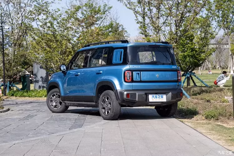 "Soi" Baojun Yep Plus 2024 từ 306 triệu đồng liệu có về Việt Nam? - Hình 4 Đến cuối năm số lượng cửa hàng độc quyền Baojun trên toàn quốc sẽ tăng lên hơn 300. Đồng thời, dựa vào hệ thống dịch vụ hùng mạnh gồm hơn 2.800 cửa hàng SAIC-GM-Wuling trên cả nước, tỷ lệ phủ sóng toàn thành phố đạt 98%, với điểm dịch vụ trung bình cứ 20 km/lần.