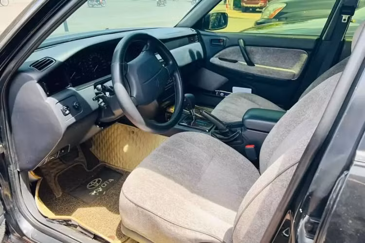 Dan Toyota Crown 