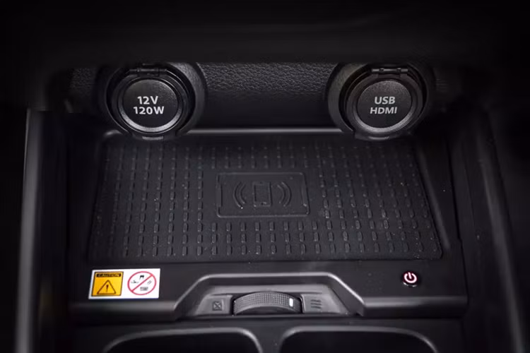 Suzuki XL7 Hybrid 2024 gia re, 