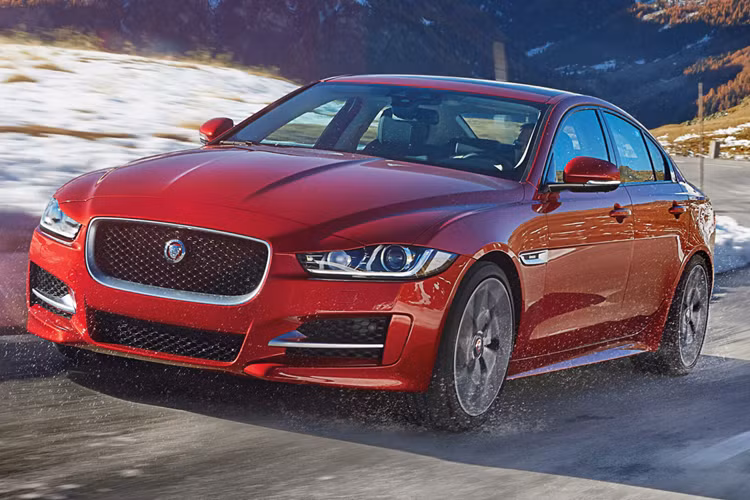 Jaguar bỏ hết xe xăng, chuyển qua làm xe điện từ tháng 6/2024 - Hình 2 Jaguar bo het xe xang, chuyen qua lam xe dien tu thang 6/2024-Hinh-2