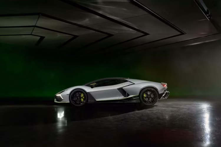 Chiêm ngưỡng chiếc Lamborghini Revuelto Ad Personam “độc nhất vô nhị" - Hình 9 Chiem nguong chiec Lamborghini Revuelto Ad Personam “doc nhat vo nhi