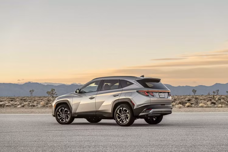 Hyundai Tucson 2025 nâng cấp mạnh tay với động cơ hybrid sạc điện - Hình 13 Hyundai Tucson 2025 nang cap manh tay voi dong co hybrid sac dien-Hinh-13