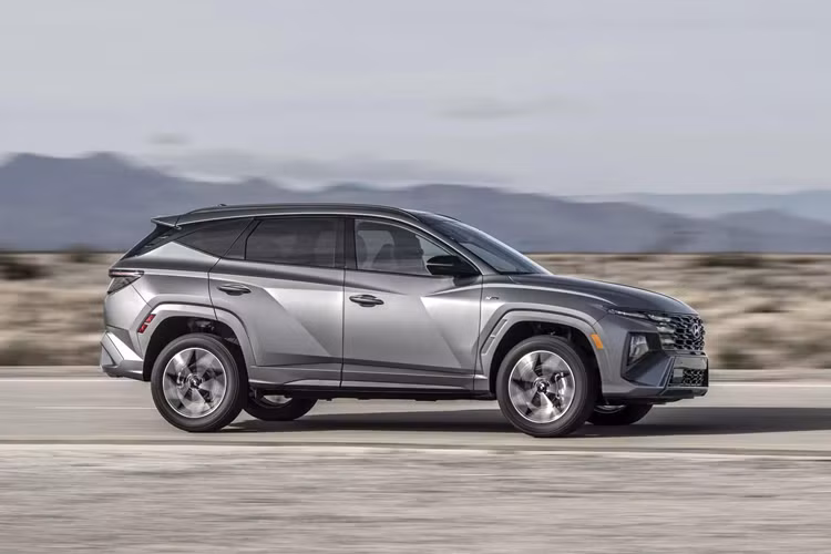 Hyundai Tucson 2025 nâng cấp mạnh tay với động cơ hybrid sạc điện - Hình 14 Hyundai Tucson 2025 nang cap manh tay voi dong co hybrid sac dien-Hinh-14