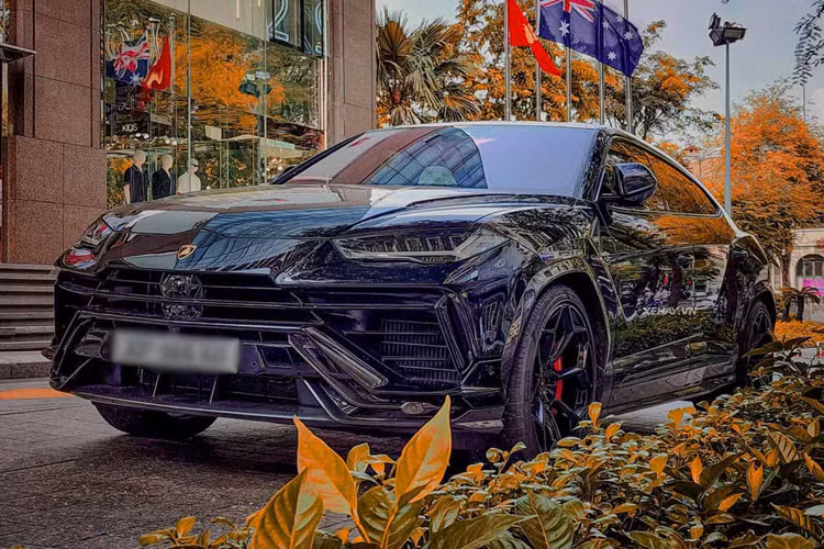 Tom gon Lamborghini Urus Performante 
