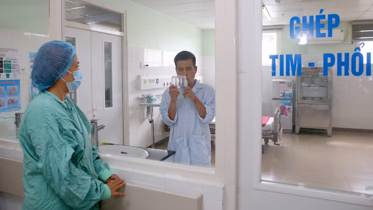Hành trình ghép tim từ người chết não ở HN cứu bệnh nhân tại Quảng Nam - Hình 10 Hanh trinh ghep tim tu nguoi chet nao o HN cuu benh nhan tai Quang Nam-Hinh-10
