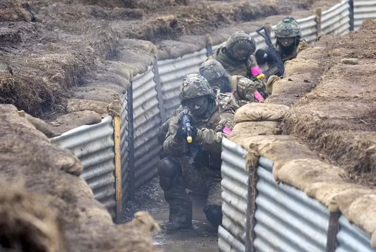 Ukraine điều quân tới Kursk, lính chưa kịp vào trận đã bỏ chạy - Hình 6 Ukraine dieu quan toi Kursk, linh chua kip vao tran da bo chay-Hinh-6