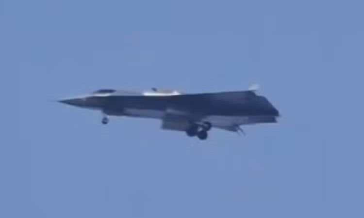 Thiết kế ấn tượng J-36 cho thấy sức mạnh công nghệ Trung Quốc - Hình 10 Thiet ke an tuong J-36 cho thay suc manh cong nghe Trung Quoc-Hinh-10