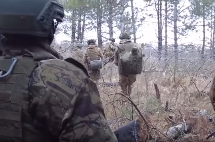 Quân Ukraine mất khả năng phản công, phòng tuyến Pokrovsk sắp sụp đổ - Hình 3 Quan Ukraine mat kha nang phan cong, phong tuyen Pokrovsk sap sup do-Hinh-3