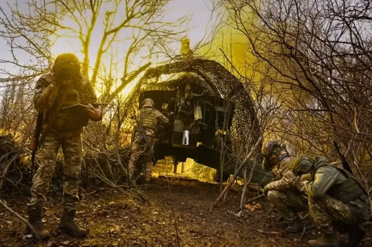 Quân Ukraine mất khả năng phản công, phòng tuyến Pokrovsk sắp sụp đổ - Hình 12 Quan Ukraine mat kha nang phan cong, phong tuyen Pokrovsk sap sup do-Hinh-12
