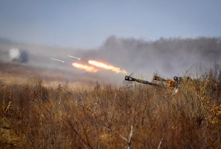 Quân Ukraine mất khả năng phản công, phòng tuyến Pokrovsk sắp sụp đổ - Hình 10 Quan Ukraine mat kha nang phan cong, phong tuyen Pokrovsk sap sup do-Hinh-10