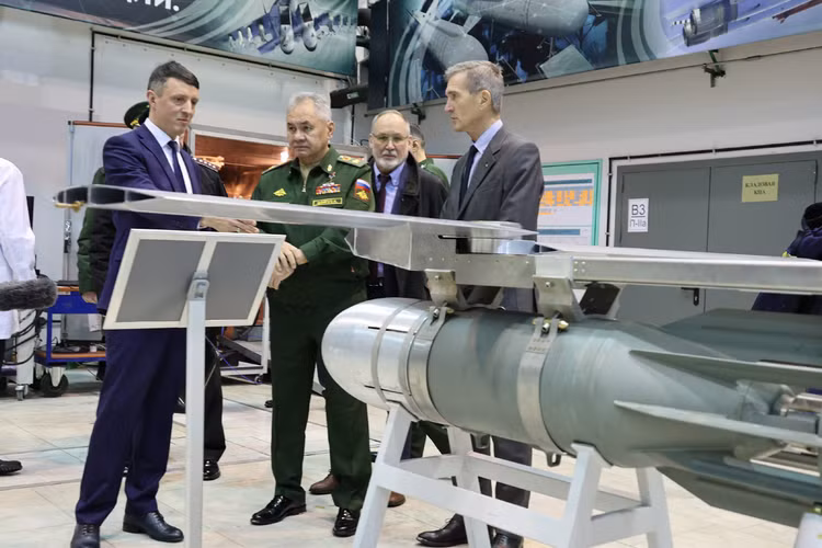 NATO và Ukraine bất lực trước bom lượn UMPK của Nga - Hình 6 NATO va Ukraine bat luc truoc bom luon UMPK cua Nga-Hinh-6