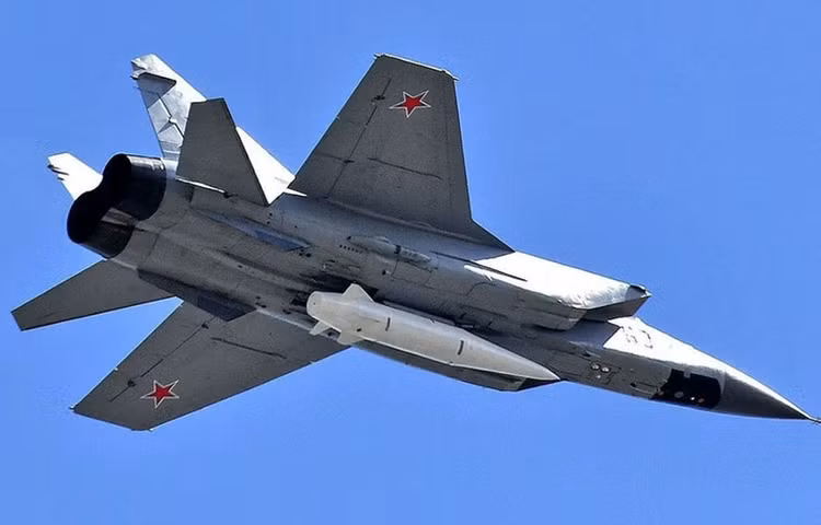Su-34 phóng tên lửa Kinzhal, Ukraine đối mặt nguy cơ chưa từng có - Hình 15 Su-34 phong ten lua Kinzhal, Ukraine doi mat nguy co chua tung co-Hinh-15