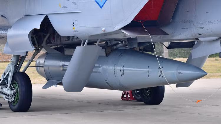 Su-34 phóng tên lửa Kinzhal, Ukraine đối mặt nguy cơ chưa từng có - Hình 8 Su-34 phong ten lua Kinzhal, Ukraine doi mat nguy co chua tung co-Hinh-8