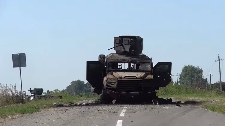 Đòn “luồn sâu đánh hiểm” khi quân đội Nga vượt biên giới Ukraine - Hình 10 Don “luon sau danh hiem” khi quan doi Nga vuot bien gioi Ukraine-Hinh-10