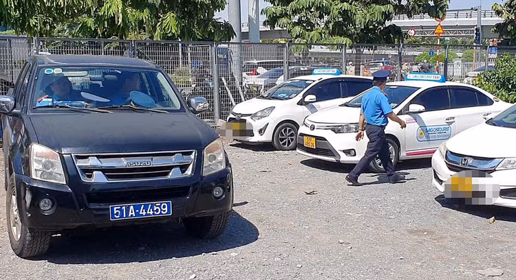 Taxi gian lận cước: Rút giấy phép vĩnh viễn? Taxi gian lan cuoc: Rut giay phep vinh vien?