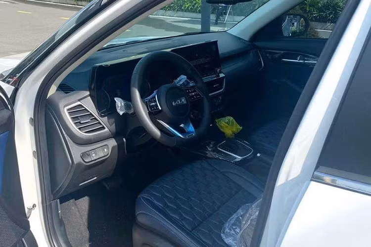 Cận cảnh Kia Seltos X-Line tại Việt Nam, rẻ hơn "đối thủ" Toyota Yaris Cross - Hình 4 Can canh Kia Seltos X-Line tai Viet Nam, re hon