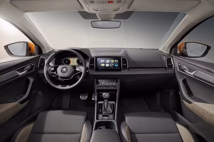 Can canh SUV do thi Skoda Karoq tai Viet Nam, 