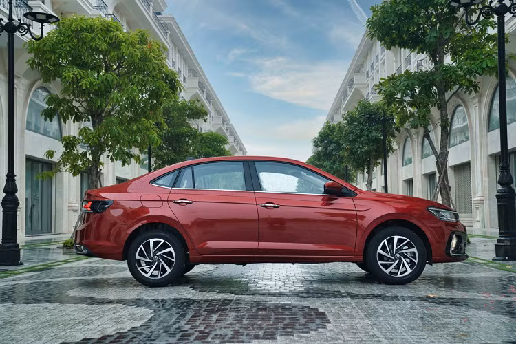 Cận cảnh Volkswagen Virtus 2023 tại Việt Nam, cao nhất hơn 1 tỷ đồng - Hình 3 Can canh Volkswagen Virtus 2023 tai Viet Nam, cao nhat hon 1 ty dong-Hinh-3
