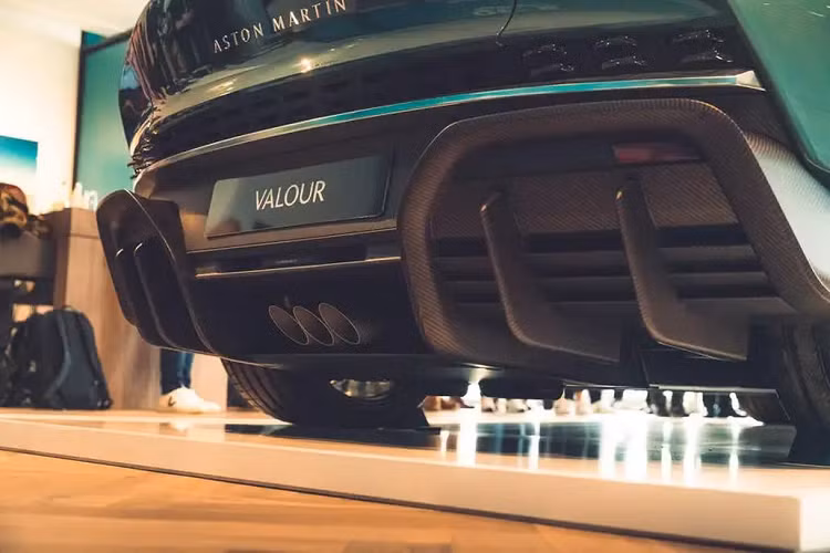 110 chiếc Aston Martin Valour hơn 30 tỷ đồng "bán sạch" chỉ sau 2 tuần - Hình 6 110 chiec Aston Martin Valour hon 30 ty dong