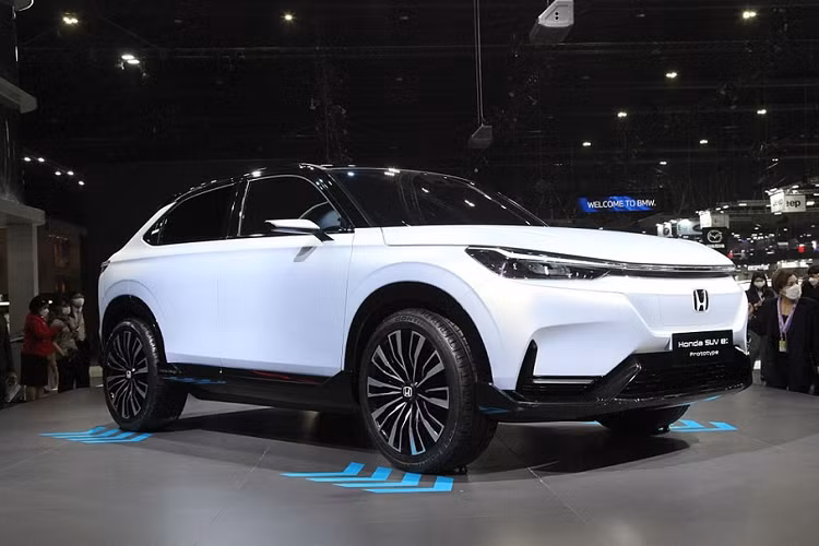 Can canh Honda HR-V 2023 chay dien vua 