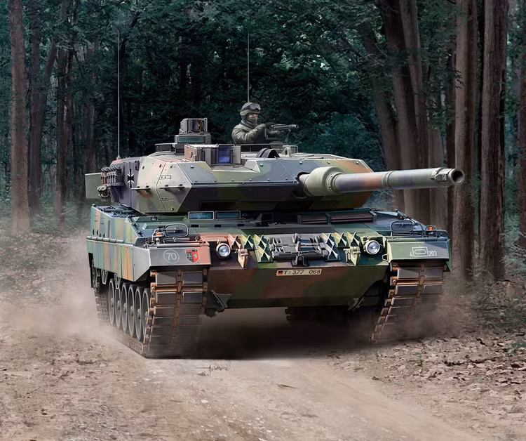 Gã khổng lồ Leopard của Ukraine lép vế trước kẻ tí hon FPV Nga - Hình 9 Ga khong lo Leopard cua Ukraine lep ve truoc ke ti hon FPV Nga-Hinh-9