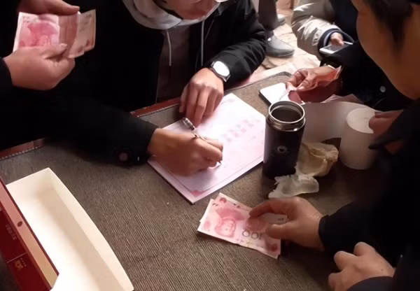 Mời tiệc nhưng cả làng không đến, nguyên nhân ai cũng đồng tình - Hình 4 Moi tiec nhung ca lang khong den, nguyen nhan ai cung dong tinh-Hinh-4