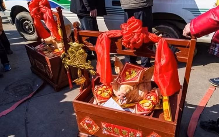 Chú rể biến mất đêm tân hôn, cô dâu lộ bí mật ghê rợn - Hình 7 Chu re bien mat dem tan hon, co dau lo bi mat ghe ron-Hinh-7