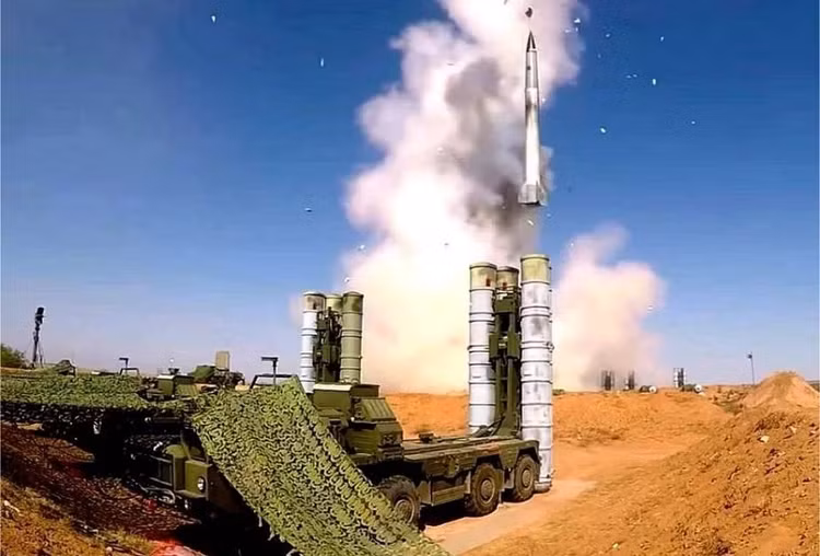 Loại tên lửa phòng không nào của Nga mà Ukraine sợ nhất? - Hình 9 Loai ten lua phong khong nao cua Nga ma Ukraine so nhat?-Hinh-9