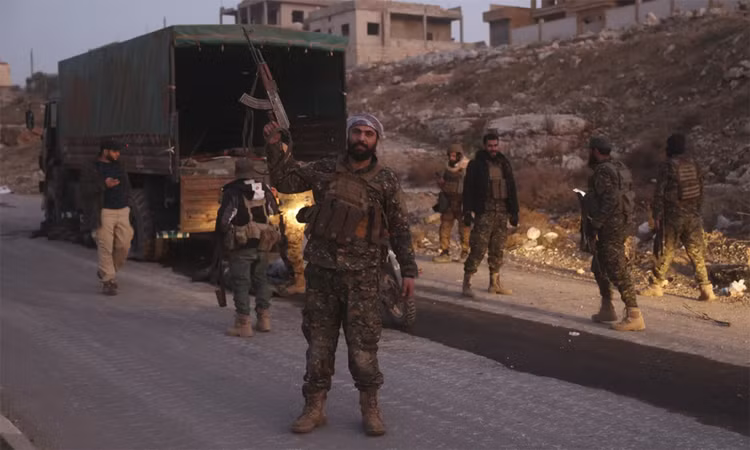 Tình hình Syria: Tướng Nga phản công thất bại, mất thêm 4 tỉnh - Hình 14 Tinh hinh Syria: Tuong Nga phan cong that bai, mat them 4 tinh-Hinh-14