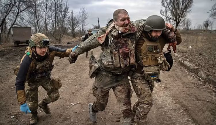 Tuyến phòng thủ Ukraine bất lực trước chiến thuật mới của quân Nga - Hình 15 Tuyen phong thu Ukraine bat luc truoc chien thuat moi cua quan Nga-Hinh-15