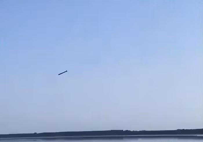 Tên lửa Iskander Nga “hóa vàng” hệ thống phòng không Patriot của Ukraine - Hình 12 Ten lua Iskander Nga “hoa vang” he thong phong khong Patriot cua Ukraine-Hinh-12
