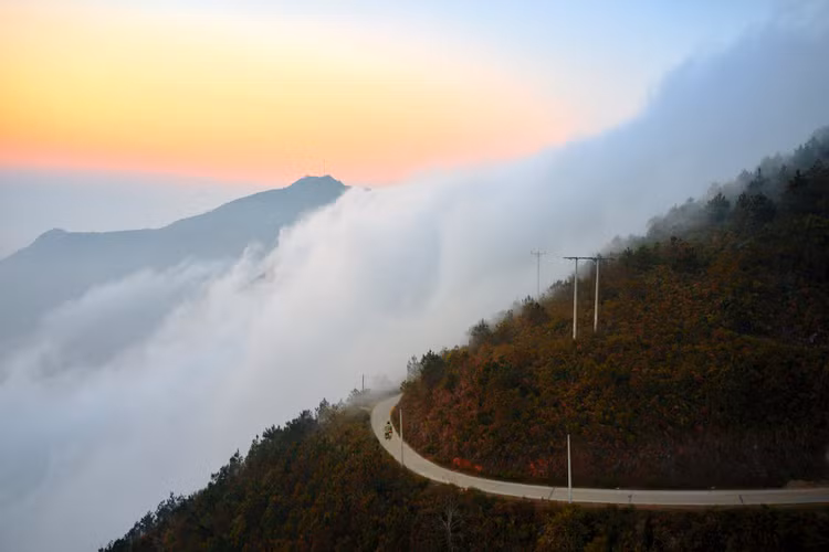 Ngắm “Thiên đường mây Tà Xùa” chiều hoàng hôn tuyệt đẹp - Hình 2 Ngam “Thien duong may Ta Xua” chieu hoang hon tuyet dep-Hinh-2