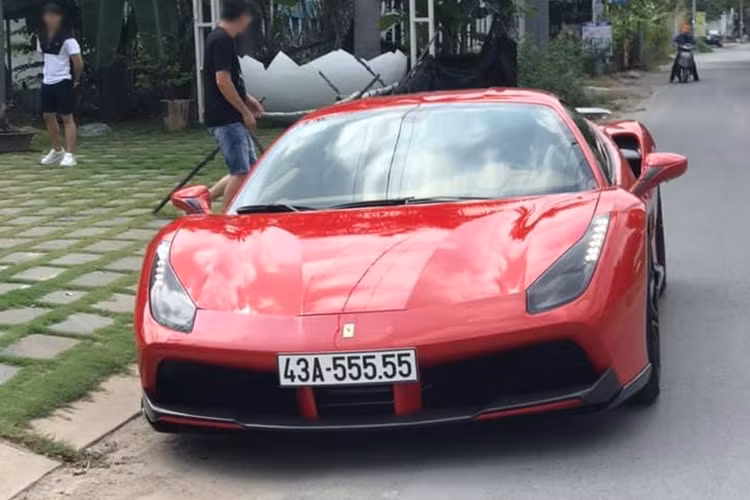 Tận thấy Ferrari 488 GTB "siêu biển ngũ quý 5" tại Đà Nẵng - Hình 4 Tan thay Ferrari 488 GTB
