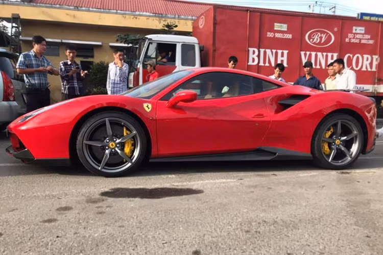 Tận thấy Ferrari 488 GTB "siêu biển ngũ quý 5" tại Đà Nẵng - Hình 7 Tan thay Ferrari 488 GTB