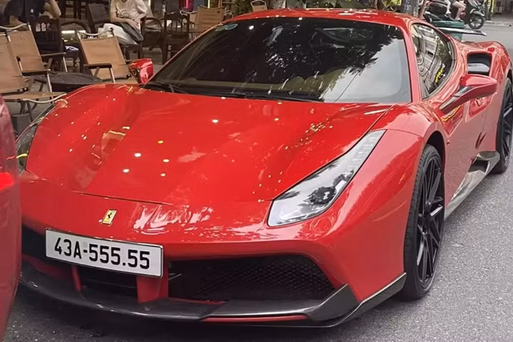 Tận thấy Ferrari 488 GTB "siêu biển ngũ quý 5" tại Đà Nẵng Tan thay Ferrari 488 GTB
