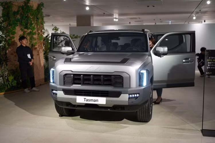 Cận cảnh thiết kế dị "bằng xương bằng thịt" của Kia Tasman 2025 - Hình 10 Can canh thiet ke di