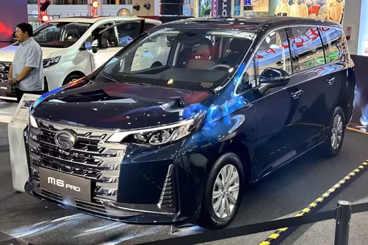 GAC M6 Pro tu 700 trieu dong ve Viet Nam, dau Toyota Innova Cross?