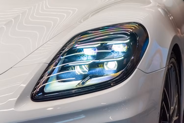 Tận thấy Porsche Panamera 2025 từ 6,42 tỷ vừa ra mắt Việt Nam - Hình 7 Tan thay Porsche Panamera 2025 tu 6,42 ty vua ra mat Viet Nam-Hinh-7