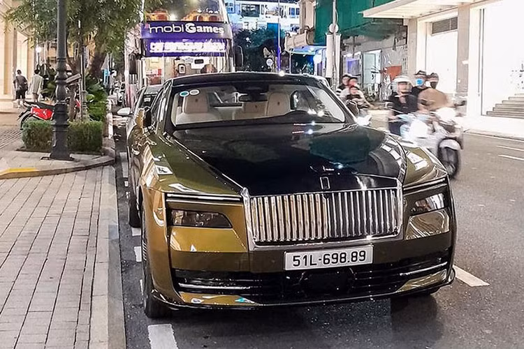 Rolls-Royce Spectre thu 2 cua dai gia Sai Gon, khong duoi 25 ty-Hinh-14