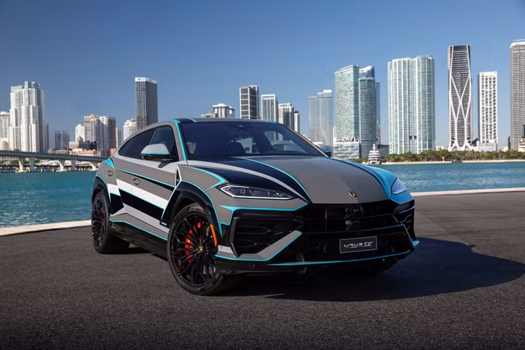 Lamborghini Urus SE "màu độc" với 230 giờ chế tác thủ công Lamborghini Urus SE
