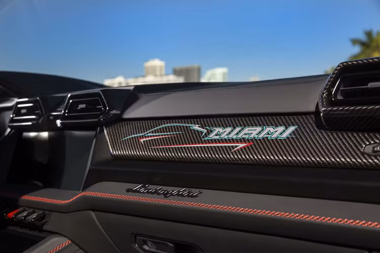 Lamborghini Urus SE "màu độc" với 230 giờ chế tác thủ công - Hình 8 Lamborghini Urus SE