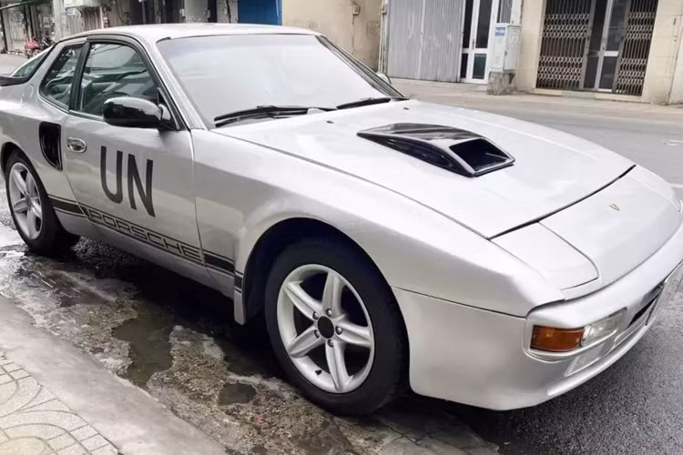 Porsche 944 của Qua Vũ "bỏ xó" gần 1 năm, lần đầu xuống phố - Hình 2 Porsche 944 cua Qua Vu