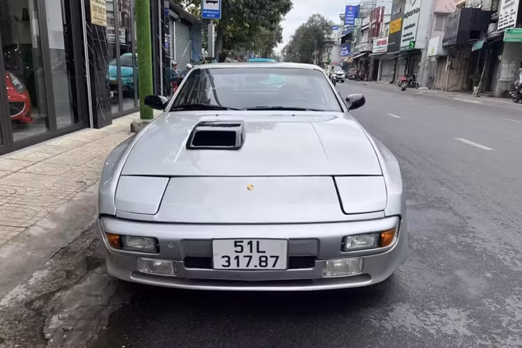 Porsche 944 của Qua Vũ "bỏ xó" gần 1 năm, lần đầu xuống phố Porsche 944 cua Qua Vu