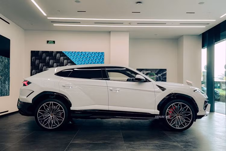 Cận cảnh siêu SUV Lamborghini Urus SE giá 15,6 tỷ tại Việt Nam - Hình 3 Can canh sieu SUV Lamborghini Urus SE gia 15,6 ty tai Viet Nam-Hinh-3
