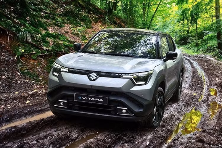 Cận cảnh Suzuki e Vitara 2025 mới, khởi điểm 602 triệu đồng - Hình 12 Can canh Suzuki e Vitara 2025 moi, khoi diem 602 trieu dong-Hinh-12
