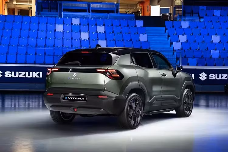 Cận cảnh Suzuki e Vitara 2025 mới, khởi điểm 602 triệu đồng - Hình 4 Can canh Suzuki e Vitara 2025 moi, khoi diem 602 trieu dong-Hinh-4